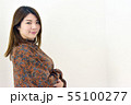 壁際の女性 55100277
