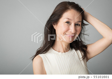アンチエイジング 美容 ビューティー 日本人女性 55101601
