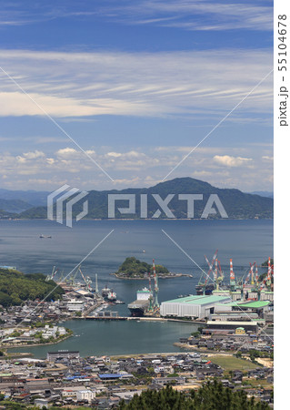 波止浜湾、波止浜港から来島、大三島を望む 55104678