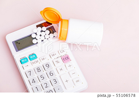 薬と電卓 55106578