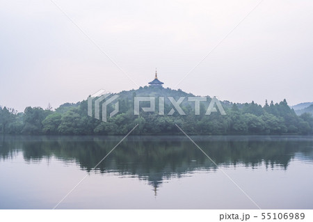 View of Leifeng Pagoda at the west lake  55106989