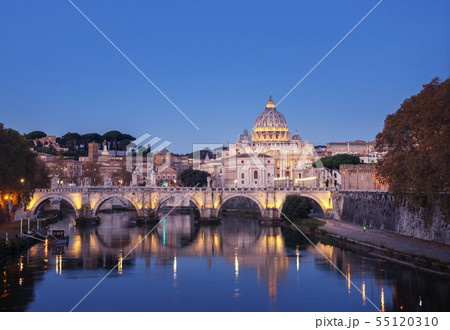 Tiber and St Peter Basilica in Vatican, sunrise 55120310
