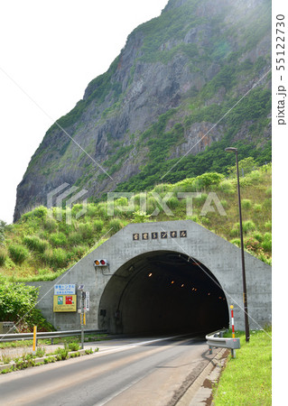 北海道岩内町雷電海岸で雷電トンネルの夏の風景を撮影 北海道岩内町雷電海岸で雷電トンネルの夏の風景を撮影 55122730