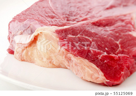 牛モモ肉(生肉) アップ 牛モモ肉(生肉) アップ 55125069