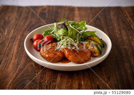 ふわふわ豆腐煮込みハンバーグ ふわふわ豆腐煮込みハンバーグ 55129080