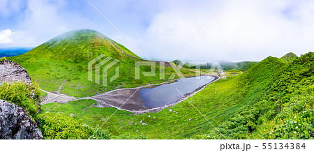 秋田駒ヶ岳　阿弥陀池　山小屋　7月 55134384