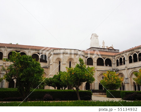 ポルトガル（サンタ・マリア修道院の風景） 55134932