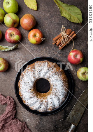 Apple Bundt Cake 55135160