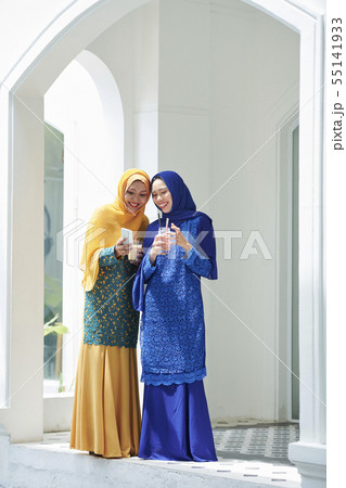 Muslim women at party 55141933