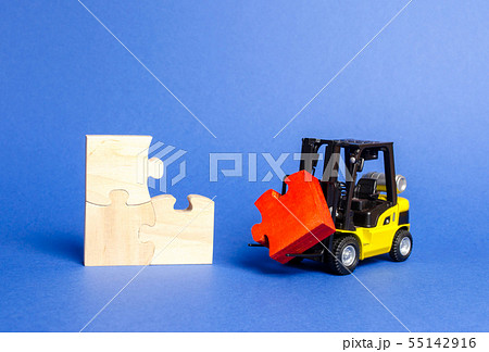 forklift truck brings the missing red puzzle  55142916
