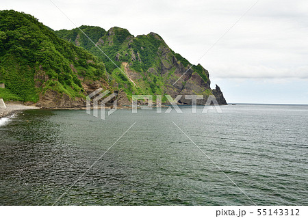 北海道岩内町雷電海岸で雷電岬の夏の風景を撮影 北海道岩内町雷電海岸で雷電岬の夏の風景を撮影 55143312
