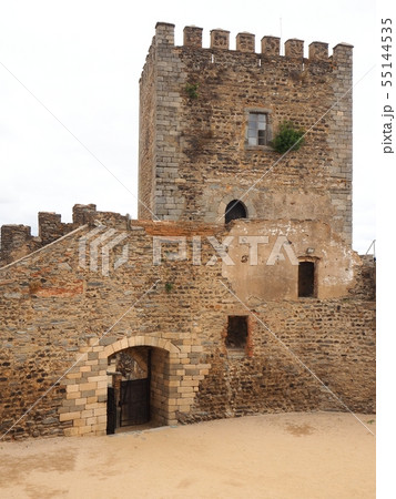 ポルトガル(モンサラージュ村の城壁の風景) ポルトガル(モンサラージュ村の城壁の風景) 55144535