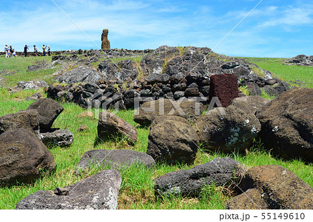放置されたモアイ像の写真素材