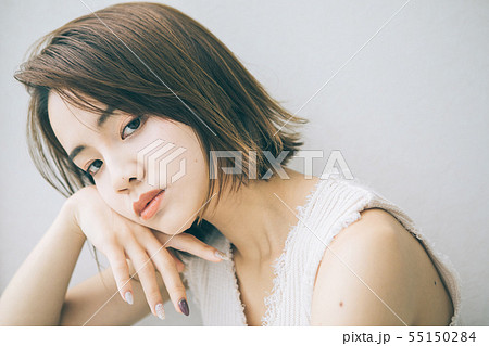 若い女性のヘアスタイルイメージ　 55150284