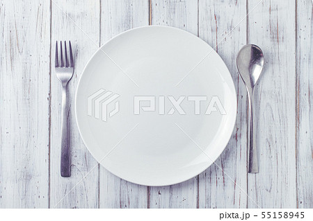 お皿の画像素材 ピクスタ