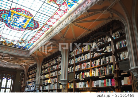 ポルトガル(コインブラ大学の図書館風景) ポルトガル(コインブラ大学の図書館風景) 55161469