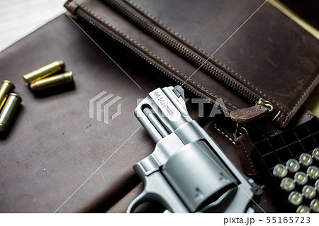 Revolver .44 magnum gun with jacket soft point 55165723