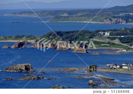 《五能線が走る風景　(晴れ)》青森県深浦町 55166896
