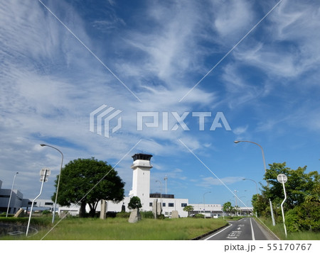 快晴の松山空港 管制塔 55170767