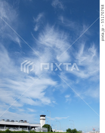 快晴の松山空港 管制塔 55170768