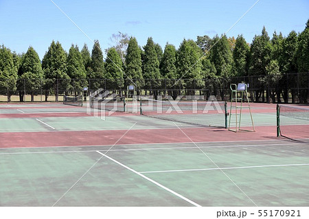 テニスコート四面 鶴沼公園の写真素材