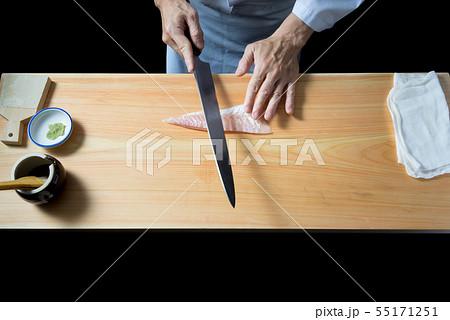 鮨職人の仕事を俯瞰 55171251