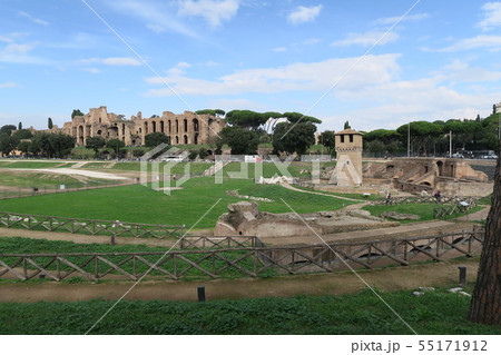 古代ローマの競技場跡 チルコ マッシモの写真素材