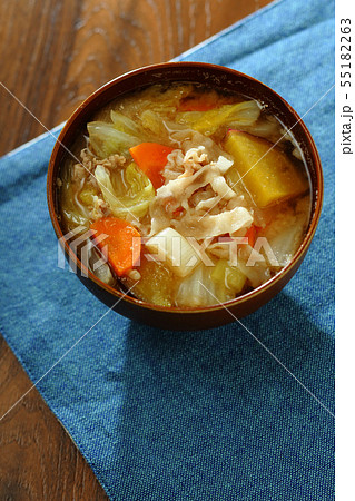 豚汁 お味噌汁 豚汁 お味噌汁 55182263