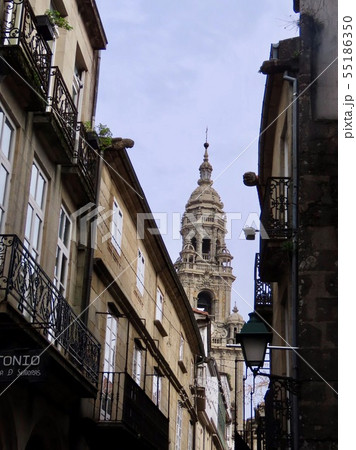 スペイン サンティアゴ・デ・コンポステーラ大聖堂と街並 スペイン サンティアゴ・デ・コンポステーラ大聖堂と街並 55186350