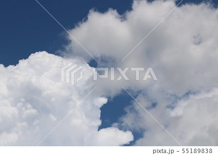 夏空青い空と白い雲 夏空青い空と白い雲 55189838