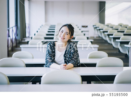 女性 大学生 キャンパスライフ 撮影協力:恵泉女学園大学 女性 大学生 キャンパスライフ 撮影協力:恵泉女学園大学 55193500