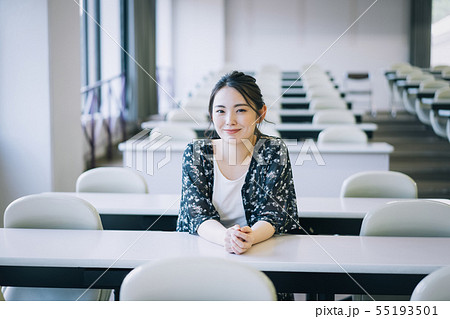 女性 大学生 キャンパスライフ 撮影協力:恵泉女学園大学 女性 大学生 キャンパスライフ 撮影協力:恵泉女学園大学 55193501