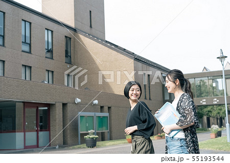 女性　大学生　キャンパスライフ　撮影協力：恵泉女学園大学 55193544