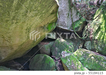 【磐船神社の巨岩】 大阪府交野市私市9 【磐船神社の巨岩】 大阪府交野市私市9 55194115