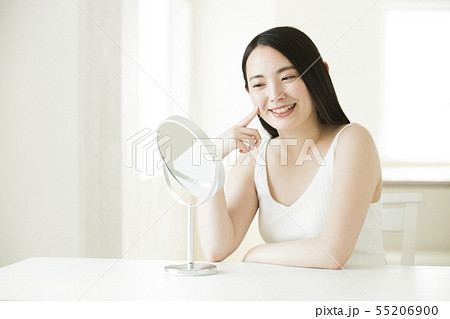 ビューティー　ビューティーイメージ　女性　若い女性　 55206900