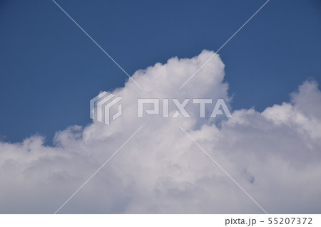 もくもく涌き雲 青空と涌き雲 湧き上がる白い雲 天候急変 もくもく涌き雲 青空と涌き雲 湧き上がる白い雲 天候急変 55207372