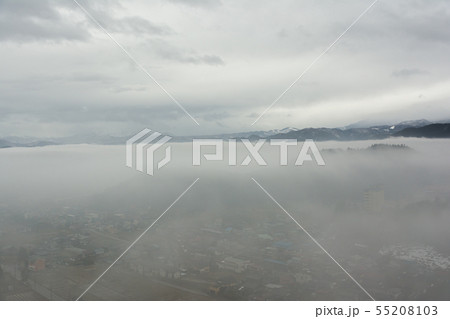 岐阜県高山市を覆う雲海 岐阜県高山市を覆う雲海 55208103