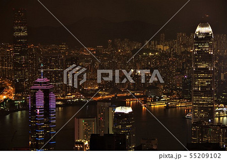 ビクトリアピークから見下ろす香港の夜景 中国 香港 の写真素材