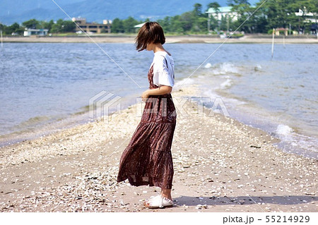 海と女の子と風との写真素材 [55214929] - PIXTA