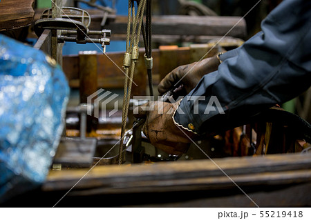 ハードクロームメッキ作業 55219418