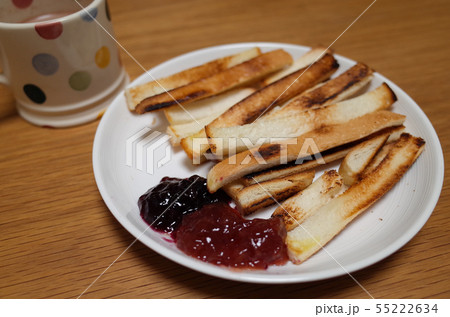 食パンのみみ 55222634