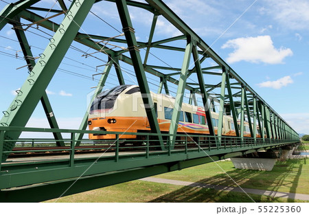 橋りょうを渡る特急いなほ 橋りょうを渡る特急いなほ 55225360
