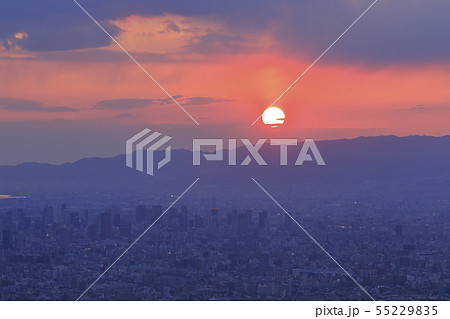 生駒山の信貴生駒スカイラインからのすばらしい夕景 55229835