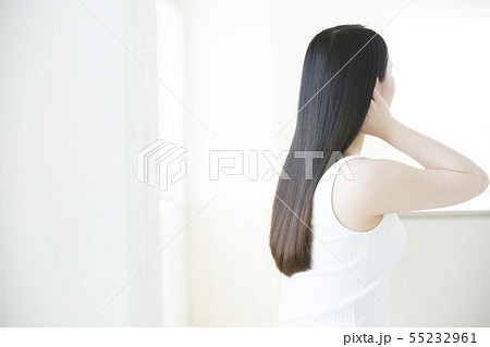 ヘアケア　ビューティー　ビューティーイメージ　女性　若い女性　　 55232961