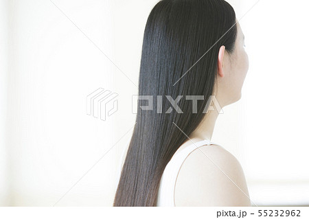 ヘアケア　ビューティー　ビューティーイメージ　女性　若い女性　　 55232962