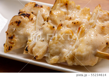 焼き鳥(塩焼き)。 焼き鳥(塩焼き)。 55234614
