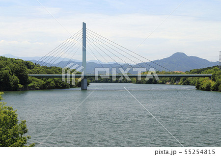 府中湖と高松道のさぬき府中湖橋 55254815