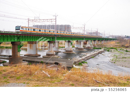 多摩川橋梁を通過する中央線 多摩川橋梁を通過する中央線 55256065
