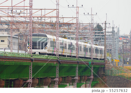中央線多摩川橋梁を通過するE257系 中央線多摩川橋梁を通過するE257系 55257632