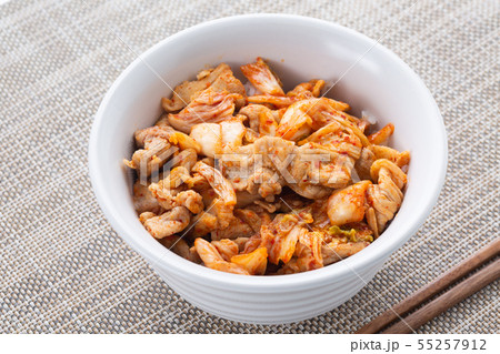 豚キムチ丼 豚キムチ丼 55257912